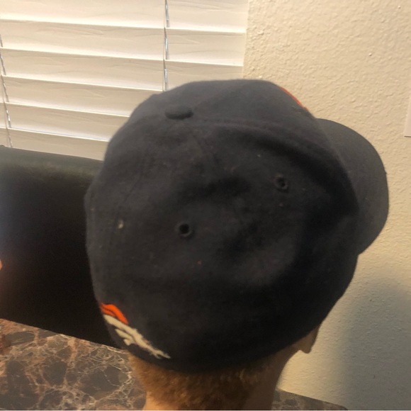 New Era NFL Denver Bronco Men’s Black Red Baseball Hat Size 7 1/4 - Picture 6 of 10